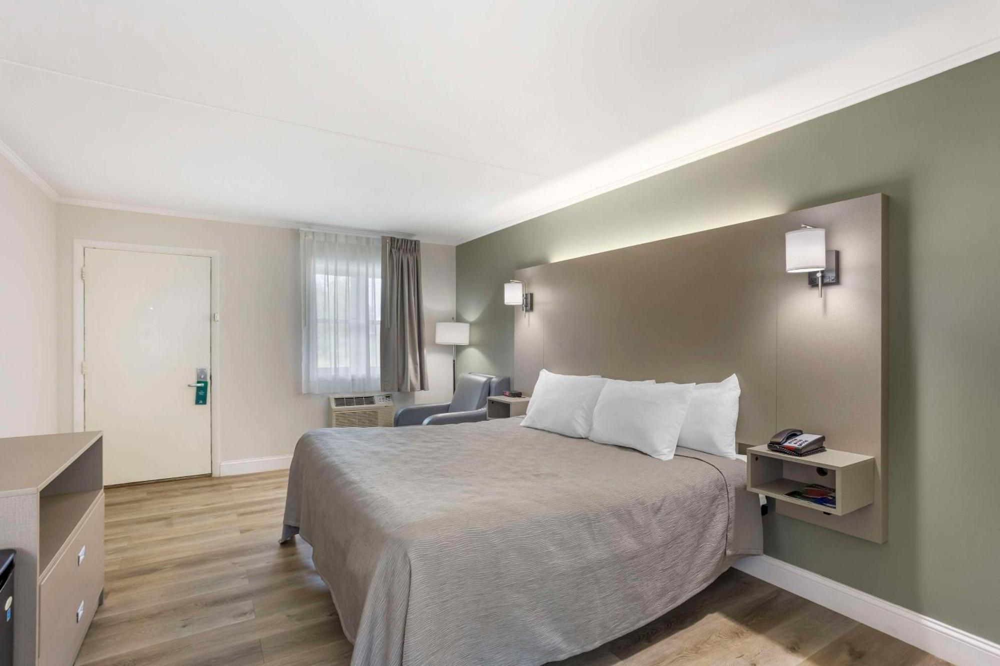 Quality Inn Smoketown  Εξωτερικό φωτογραφία